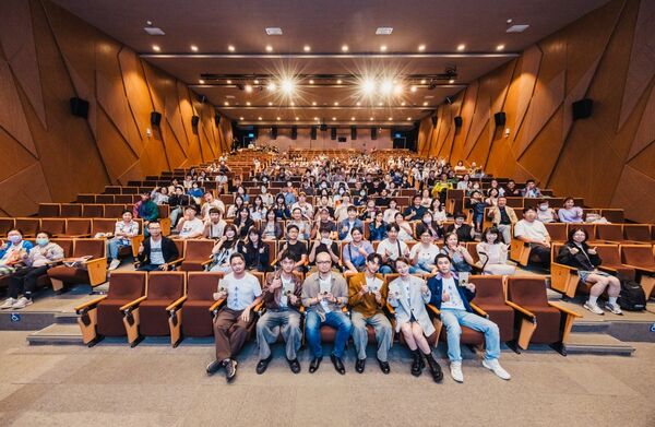 ▲閉幕片《南方時光》映後大合照。(圖/高雄電影節提供)