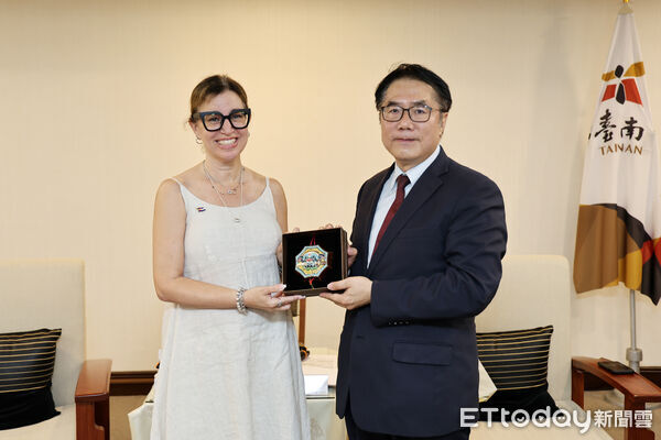 ▲台南市長黃偉哲接待美國中西部跨州議會領袖團,雙方就農業、科技及地方合作進行交流。(記者林東良翻攝,下同)