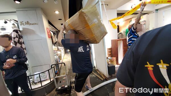 ▲▼五分埔商圈火警。(圖/記者黃彥傑攝)