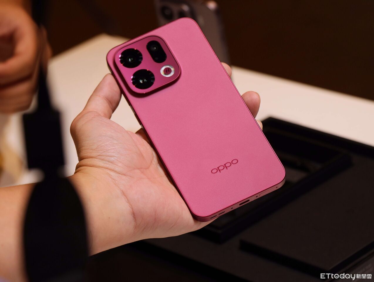 ▲▼       OPPO FIND X9      。(圖/記者蘇晟彥攝)