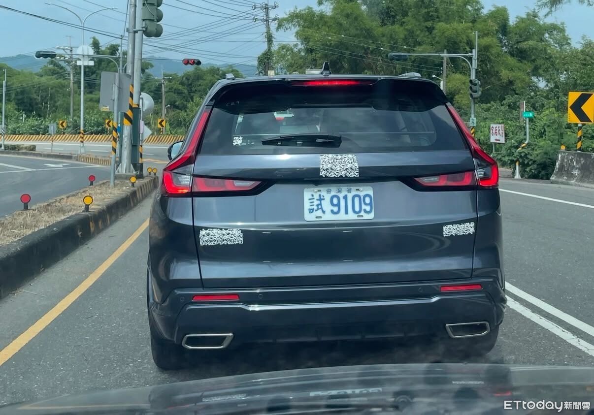 ▲三菱XForce台灣接單;RAV4、CX-5明年登台;油電CR-V台灣開始測試。(圖/翻攝自各車廠、資料照)