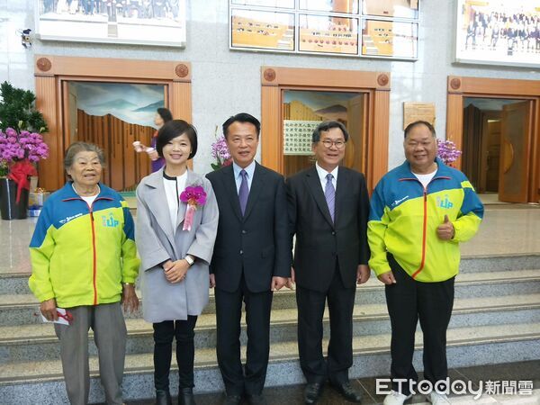 ▲▼曾任嘉義縣議員的林琨山24日過世,林緗亭緬懷。(圖/記者翁伊森翻攝)