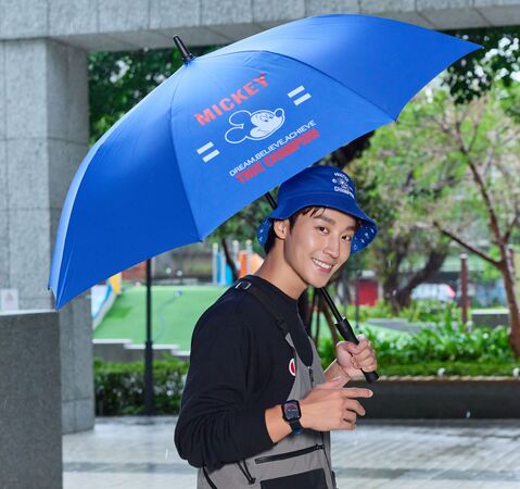 ▲▼7-ELEVEN推出「迪士尼跨界潮流Champion」周邊快閃購。(圖/業者提供)