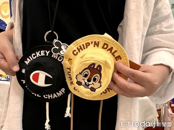 ▲▼7-ELEVEN推出「迪士尼跨界潮流Champion」周邊快閃購。(圖/記者林育綾攝)