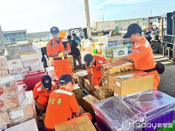 ▲海巡署金馬澎分署因應非洲豬瘟疫情,加強離島返臺航線的船舶、貨物、旅客行李檢查。(圖/記者鄭逢時翻攝)