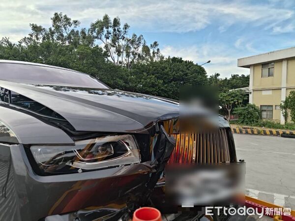 ▲▼國道三車連環撞。(圖/記者楊永盛翻攝)