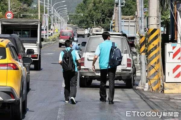 ▲門諾醫療團隊走入光復災區,不只送藥更送溫暖人心。(圖/門諾醫院提供,下同)