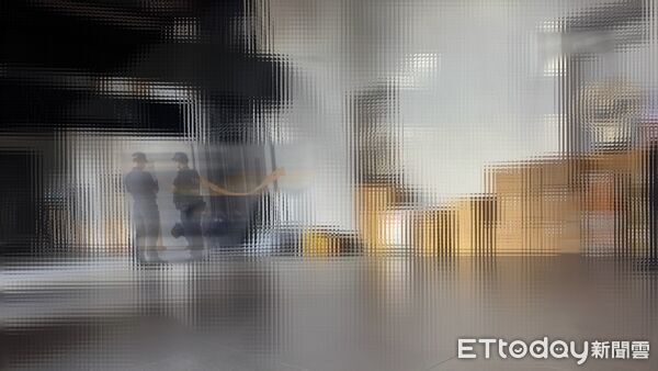 ▲警方人員到場勘驗            。(圖/民眾提供)