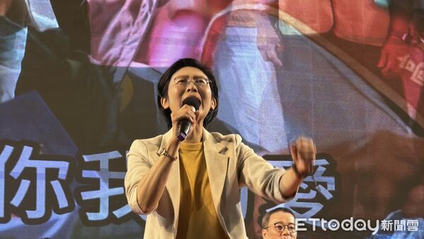 ▲立委林岱樺在岡山舉辦造勢晚會,講到激動處還落淚 。(圖/記者陳宏瑞攝)