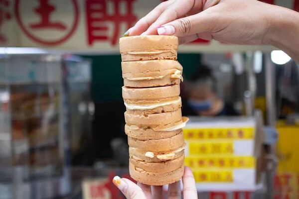 ▲▼桃園中壢美食「3個十元紅豆餅」雞蛋糕竟然用鮮奶而不是奶粉!(圖/部落客美熊提供)