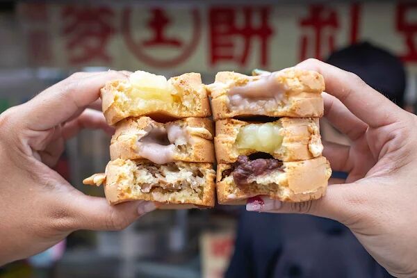 ▲▼桃園中壢美食「3個十元紅豆餅」雞蛋糕竟然用鮮奶而不是奶粉!(圖/部落客美熊提供)