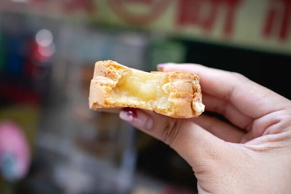 ▲▼桃園中壢美食「3個十元紅豆餅」雞蛋糕竟然用鮮奶而不是奶粉!(圖/部落客美熊提供)