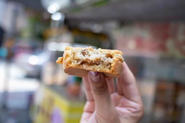 ▲▼桃園中壢美食「3個十元紅豆餅」雞蛋糕竟然用鮮奶而不是奶粉!(圖/部落客美熊提供)