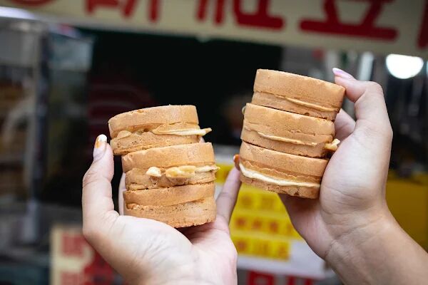 ▲▼桃園中壢美食「3個十元紅豆餅」雞蛋糕竟然用鮮奶而不是奶粉!(圖/部落客美熊提供)