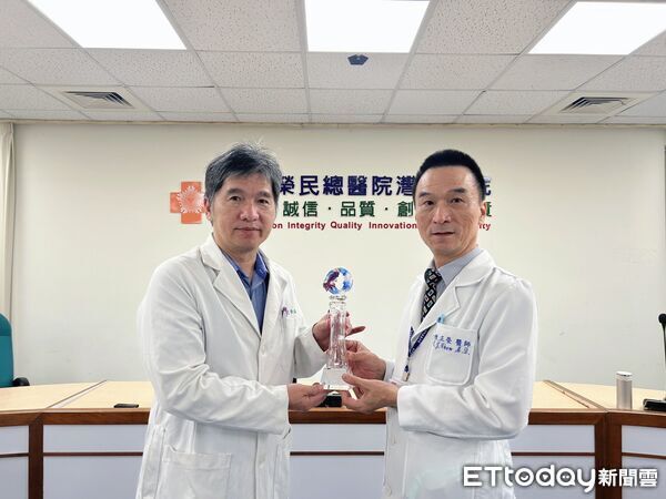 ▲▼ 灣榮「幸福源庇護工場」勞動部評鑑績優心復原者用雙手「擦」亮幸福 。(圖/臺中榮總灣橋分院提供)