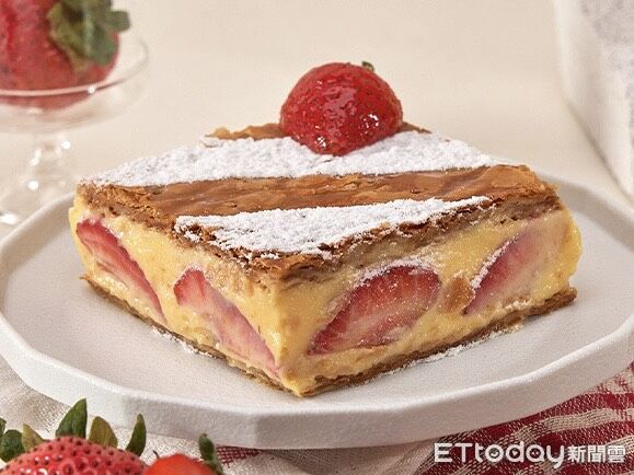 ▲▼PAUL Taiwan「草莓千層派」。(圖/PAUL Taiwan提供)