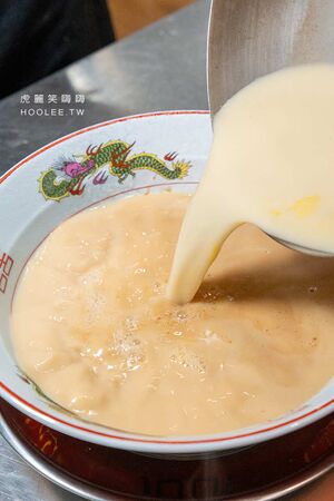 ▲▼「梓村麵屋」高雄濃厚系雞白湯拉麵!肉控必點肋排叉燒特盛辣味噌,還有柑橘醬油拉麵與叉燒飯。(圖/部落客虎麗提供)