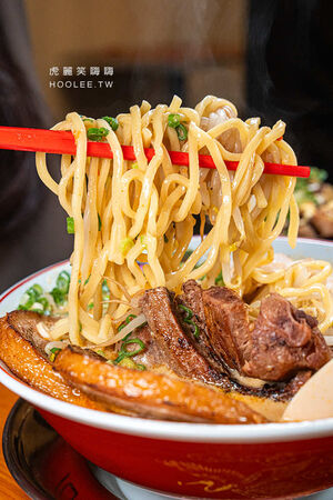 ▲▼「梓村麵屋」高雄濃厚系雞白湯拉麵!肉控必點肋排叉燒特盛辣味噌,還有柑橘醬油拉麵與叉燒飯。(圖/部落客虎麗提供)