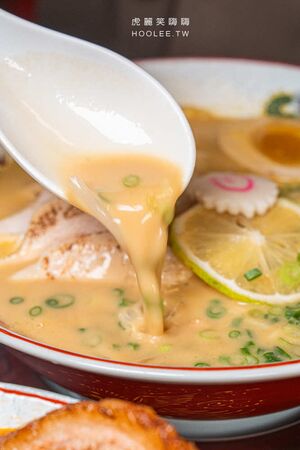 ▲▼「梓村麵屋」高雄濃厚系雞白湯拉麵!肉控必點肋排叉燒特盛辣味噌,還有柑橘醬油拉麵與叉燒飯。(圖/部落客虎麗提供)