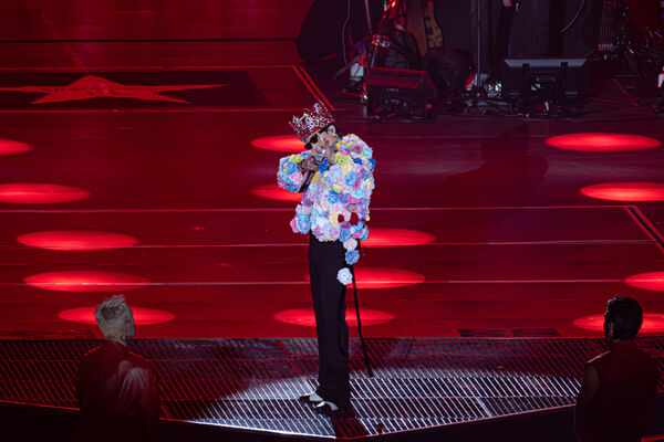 ▲▼▲▼直擊/小S也來看GD!李洙赫續兩天入場大巨蛋 一現身3樓暴動狂拍 。(圖/讀者提供)