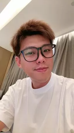 ▲▼葛斯齊親赴于朦朧墜亡現場。(圖/翻攝自臉書)