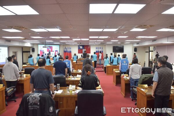 ▲▼花蓮市長魏嘉彥率領市政團隊向代表會報告施政成果。(圖/花蓮市公所提供,下同)