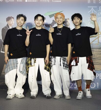 ▲▼理想混蛋開心慶功。(圖/何樂音樂提供)