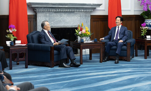 ▲▼總統賴清德接見APEC領袖代表林信義。(圖/總統府提供)