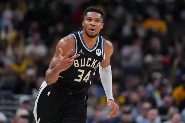 ▲公鹿安戴托昆波。(圖/達志影像/美聯社)