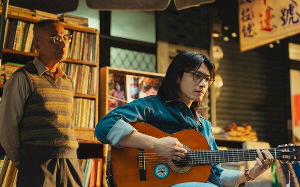 ▲李沐、振永、宋柏緯在《那張照片裡的我們》彈三角戀。(圖/瀚草文創GrX STUDIO提供)