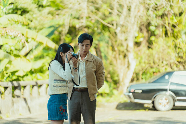 ▲李沐、振永、宋柏緯在《那張照片裡的我們》彈三角戀。(圖/瀚草文創GrX STUDIO提供)