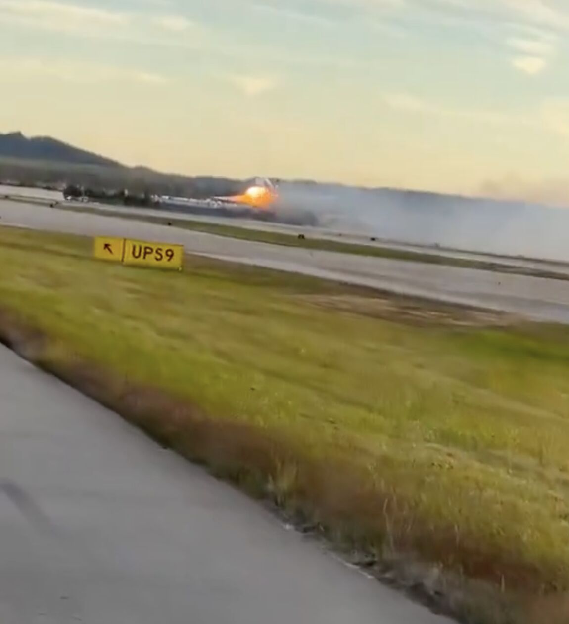 ▲▼美國UPS貨機墜毀。(圖/翻攝X)