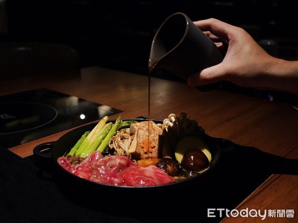 ▲教父牛排「WAGYU CLUB」進軍信義區 和牛壽喜燒菜單價格一次看。(圖/教父牛排提供)