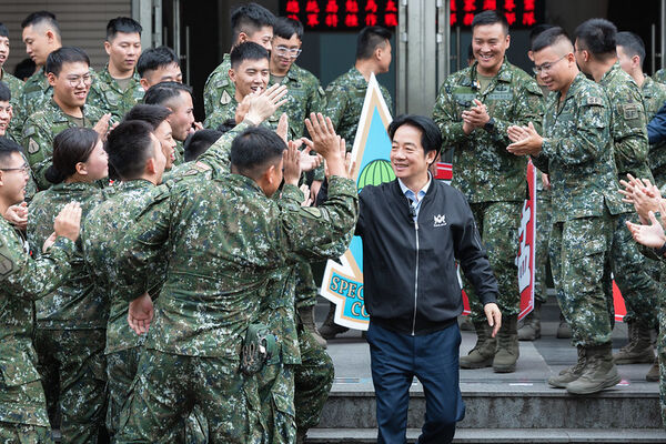 ▲▼總統賴清德4日前往桃園武漢、龍駒及龍蟠營區勗勉北部地區救災部隊。(圖/總統府提供)
