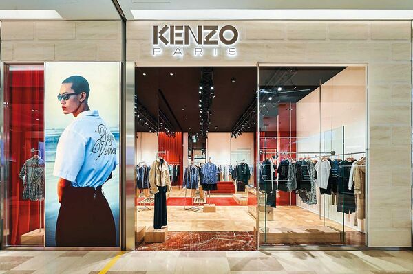 洪惇學是KENZO(圖)等多個精品品牌的代理商,員工超過200人。(翻攝洪惇學臉書)