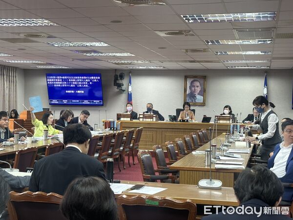 ▲▼ 立法院司法法制委員會排審公教年金停砍相關修正草案。(圖/記者崔至雲攝)
