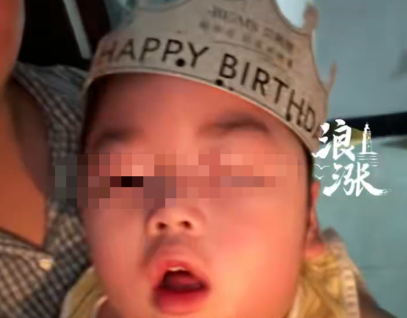 ▲▼3歲陸網紅突窒息身亡。(圖/翻攝自微博)