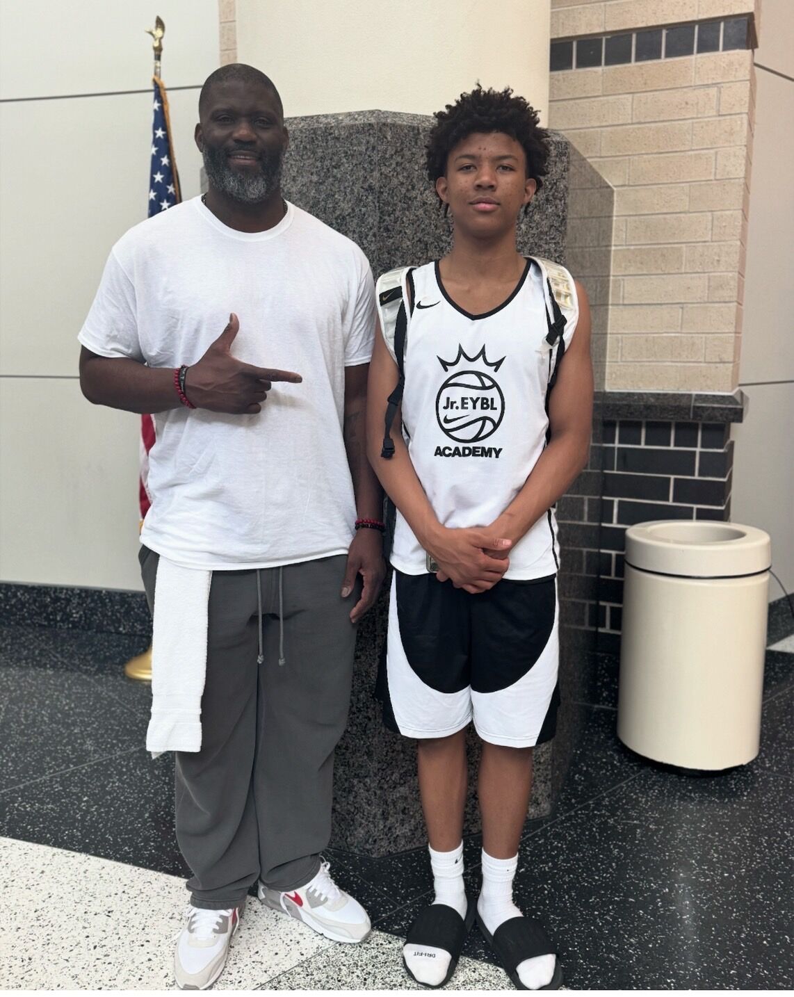 ▲▼前NBA「灌籃王」萊德之子小萊德(Isaiah Rider IV)正式取得我國護照。(圖/凡尼莎提供)