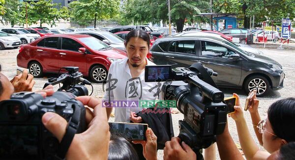 ▲▼黃明志原本被大馬警方申請延扣7天,最後改6天。(圖/馬來西亞中國報)