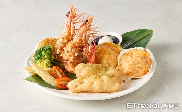 ▲消費2客套餐、出示活動畫面,陶板屋就送酥炸海鮮天婦羅。(圖/王品集團提供)