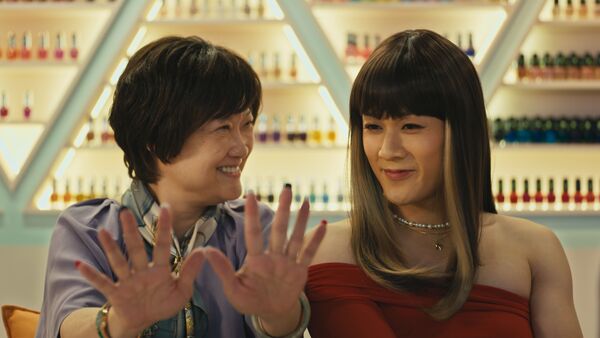 ▲許瑞奇在《好孩子》飾演變裝皇后,和洪慧芳在一次次的互動中逐漸修補多年心結。(圖/甲上提供)