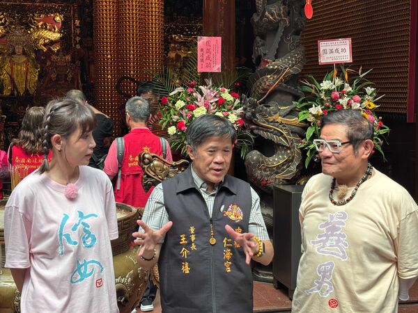 ▲▼《神之路》探秘迎富送窮廟!劉尚謙揭窮神身世,擲「12聖杯」封王 。(圖/東森超視提供)