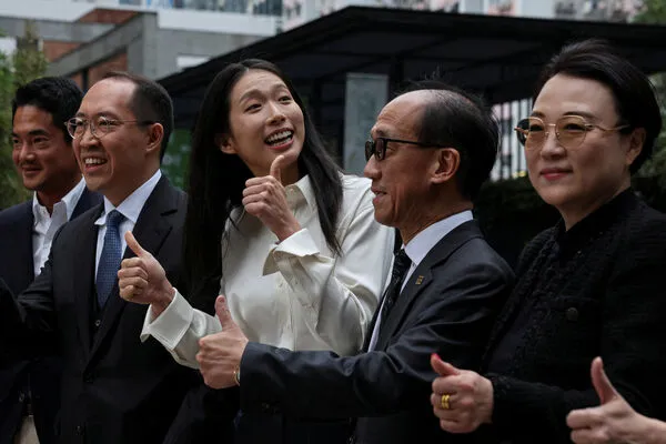 ▲▼香港「劍后」江旻憓報名參選立法會議員。(圖/路透社)