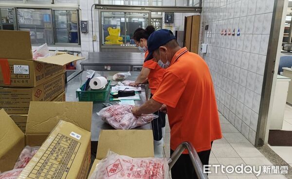 ▲活豬運輸與屠宰解禁後,台南校園午餐豬肉食材恢復疫情前模式。(記者林東良翻攝,下同)