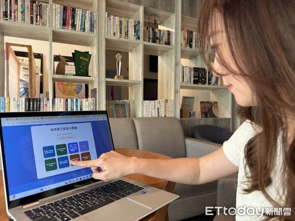 ▲虎尾就業中心說明「安定就業措施」三大方向,期盼政策落實基層、穩定勞雇關係。(圖/記者游瓊華翻攝)