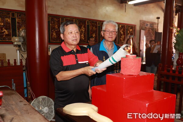 ▲全縣運動會點燃聖火,11月8日縣立體育場揭幕。(圖/南投縣政府提供)