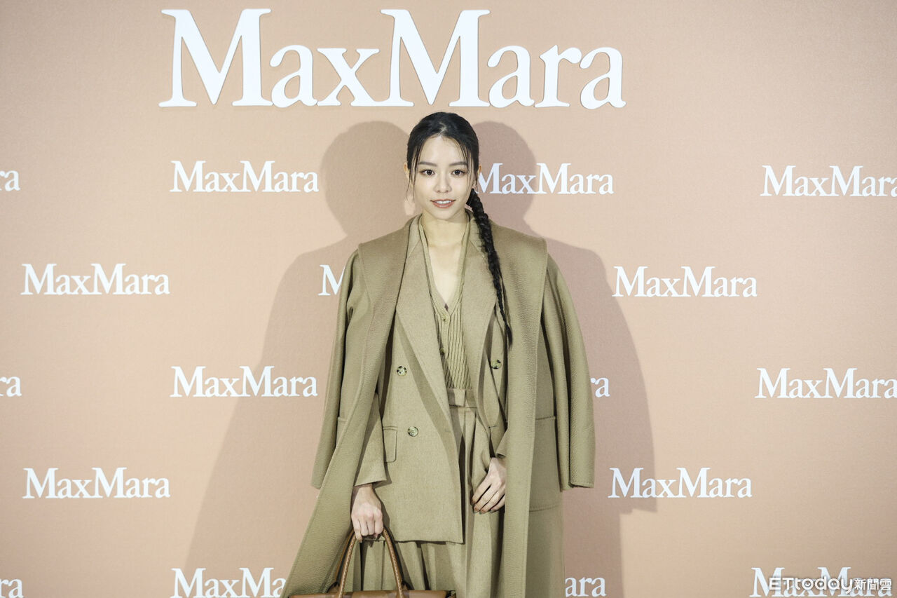 ▲宋芸樺出席Max Mara微風南山開幕。(圖/記者林敬旻攝)