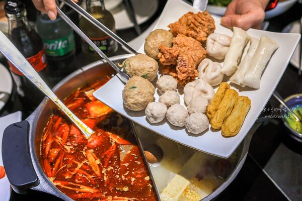 ▲▼台北中山區麻辣火鍋吃到飽推薦「椒心苑麻辣鍋」!(圖/部落客陳小可提供)