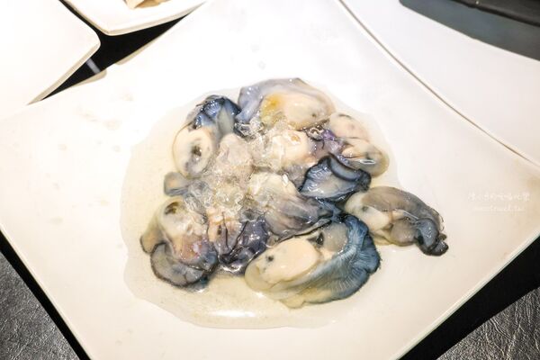 ▲▼台北中山區麻辣火鍋吃到飽推薦「椒心苑麻辣鍋」!(圖/部落客陳小可提供)