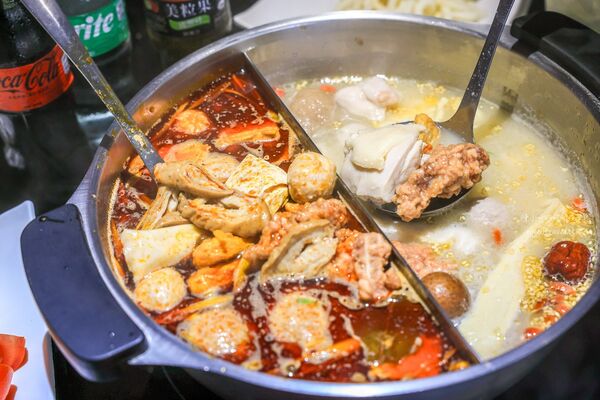 ▲▼台北中山區麻辣火鍋吃到飽推薦「椒心苑麻辣鍋」!(圖/部落客陳小可提供)